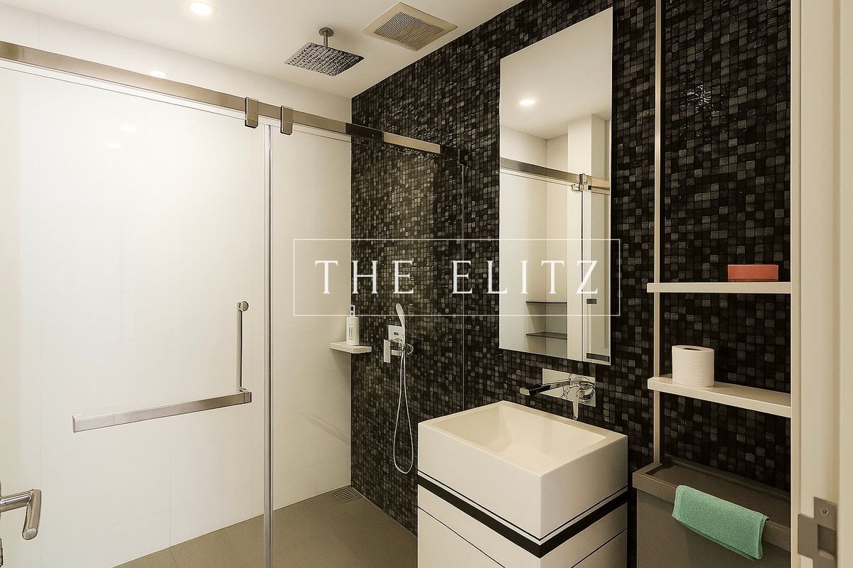 For SaleCondoSathorn, Narathiwat : ✨ Urgent sale, luxury condo ready Along the Chao Phraya River At a special price 💯 with facilities 🎉