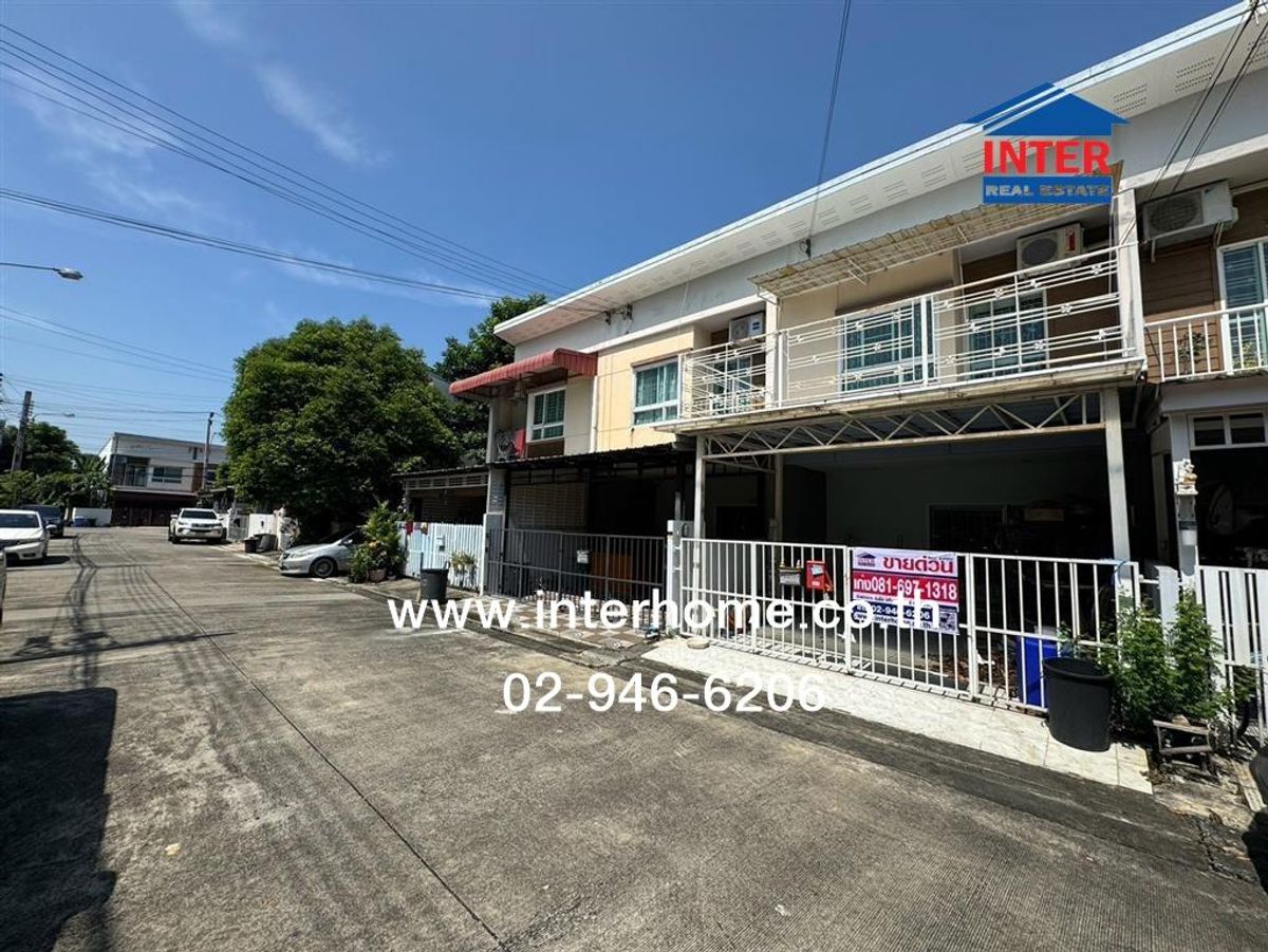For SaleTownhomePattanakan, Srinakarin : 2 -story townhouse 16.8 sq.w. Village Village, Phatthanakan 38 Soi Phatthanakan 38 Phatthanakan Road, Onnut Road, Suan Luang District, Bangkok