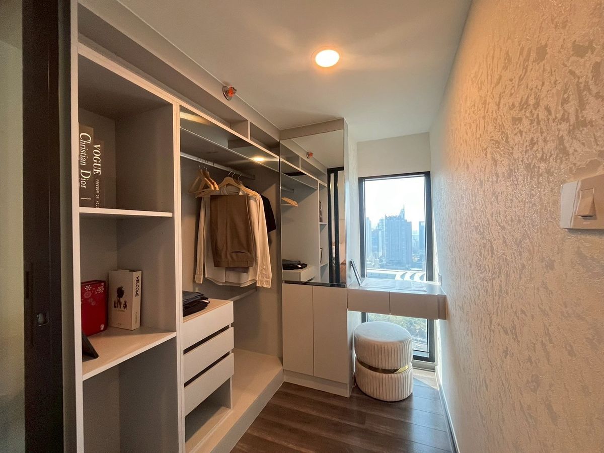 For RentCondoRama9, Petchburi, RCA : New Corner Unit for Rent - 𝐊𝐧𝐢𝐠𝐡𝐭𝐛𝐫𝐢𝐠𝐞 𝐒𝐩𝐚𝐜𝐞 9