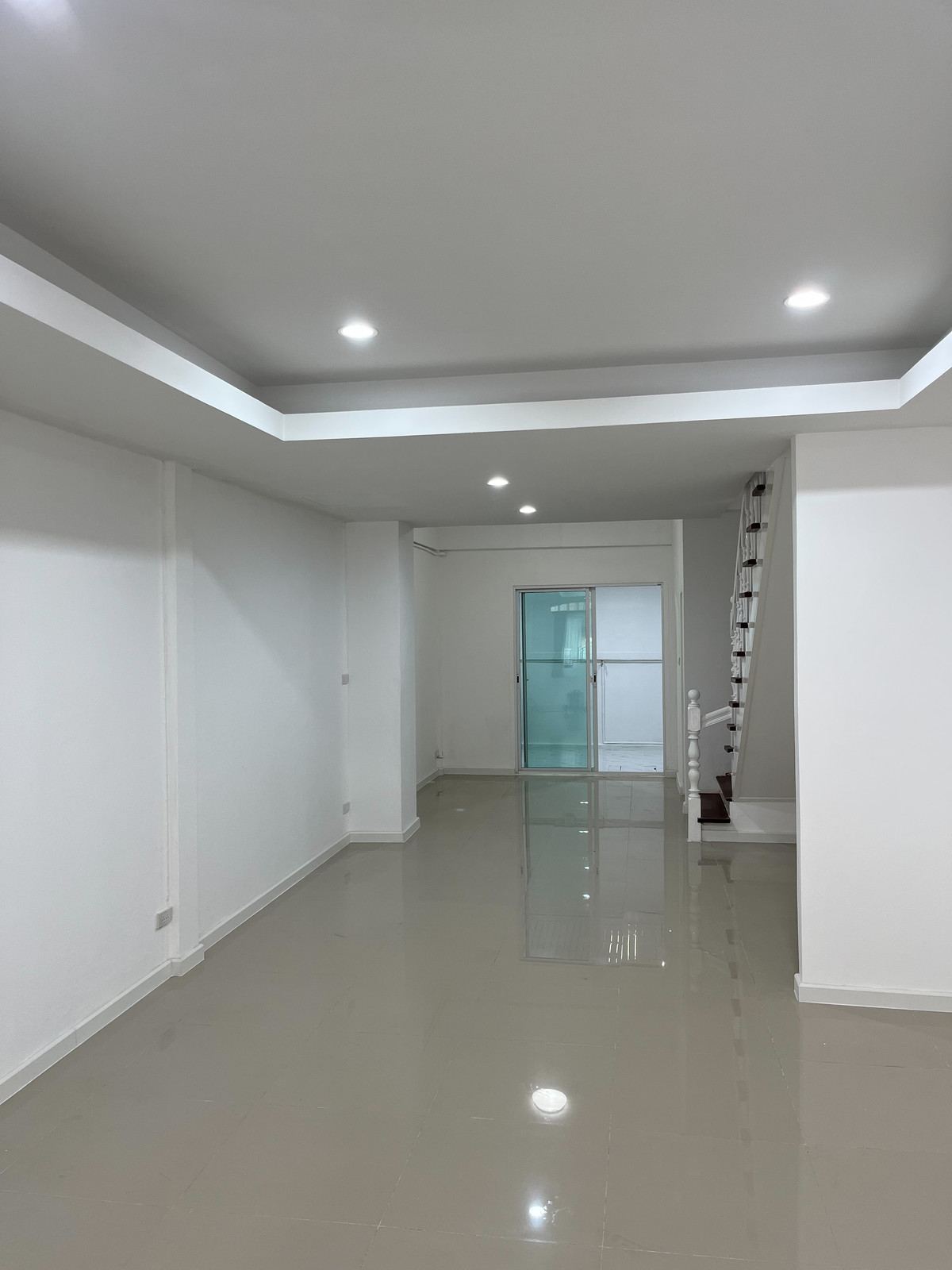 For SaleTownhomePattanakan, Srinakarin : P-2707 Urgent sale! The Master, Suan Luang Rama 9, good location, convenient to travel next to the main road.