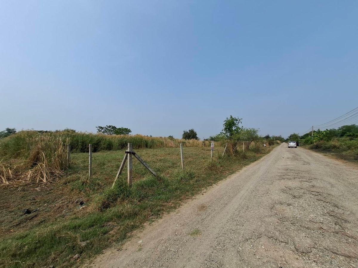 For SaleLandNakhon Pathom : Beautiful land for sale near Ban Laem Krao School, only 5 minutes, Lam Luk Bua Don Tum, Nakhon Pathom 2 Rai @1,300,00, 40 meters wide