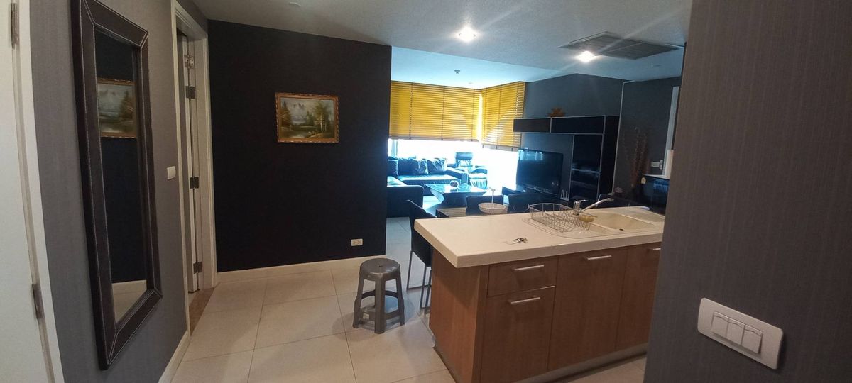 For RentCondoWitthayu, Chidlom, Langsuan, Ploenchit : RENT - Pet Friendly (2 Bed 90 Sqm) Condo @BTS Ploenchit - 50,000 THB Negotiable