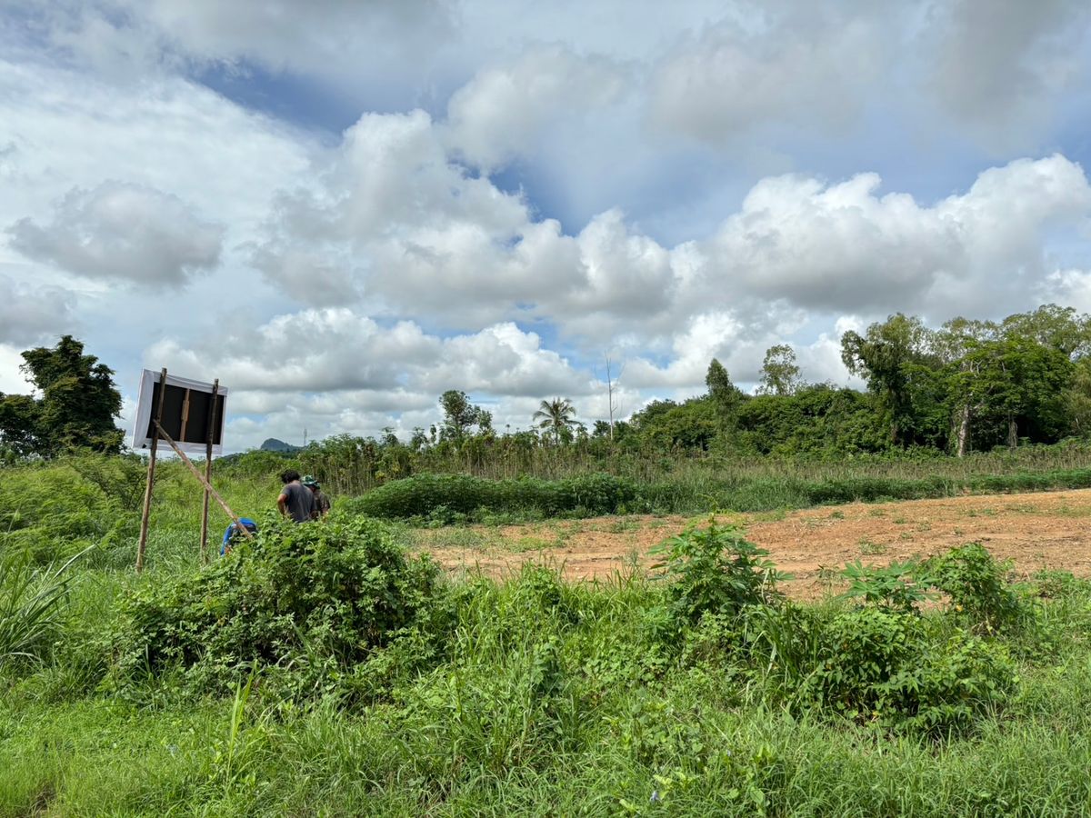 For SaleLandPattaya, Bangsaen, Chonburi : Land for sale 7 rai 35 meters, Bang Sare Sattahip, suitable for Pool Villa from 332 road to 300 meters.
