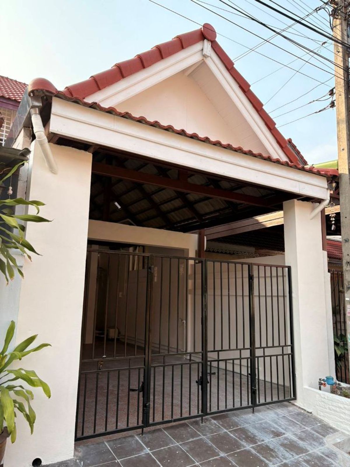 For SaleTownhomeNonthaburi, Bang Yai, Bangbuathong : 2 storey townhouse for sale, Ubonchat Village 2, Soi 9, Renovate ready to move in Near the Purple Line, Tha It Station