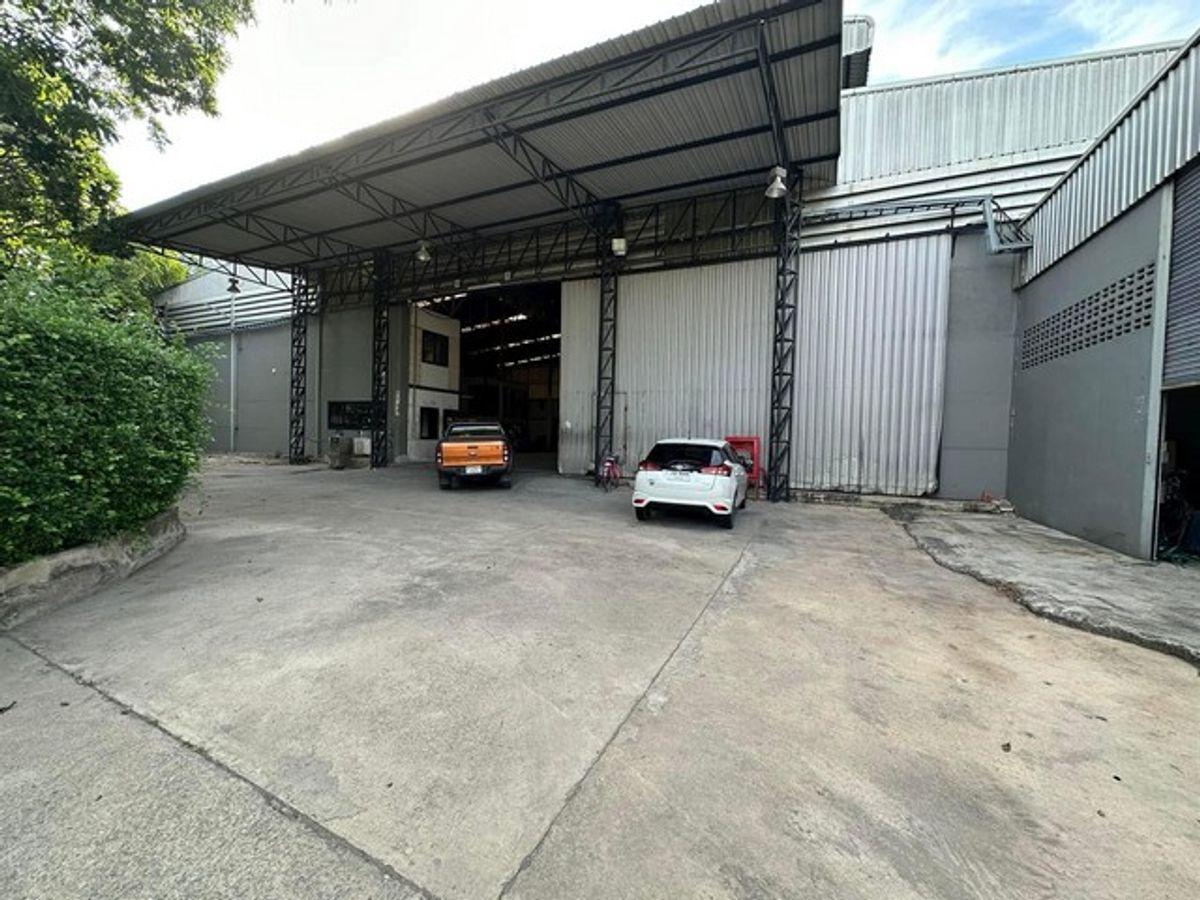 For RentFactoryNonthaburi, Bang Yai, Bangbuathong : RK638 Factory for rent Purple area 3500 sqm. There are 4 certificates, type 4, type 105, electricity 1500 kva, Bang Bua Thong, parking, trailer, ten -wheel trailers