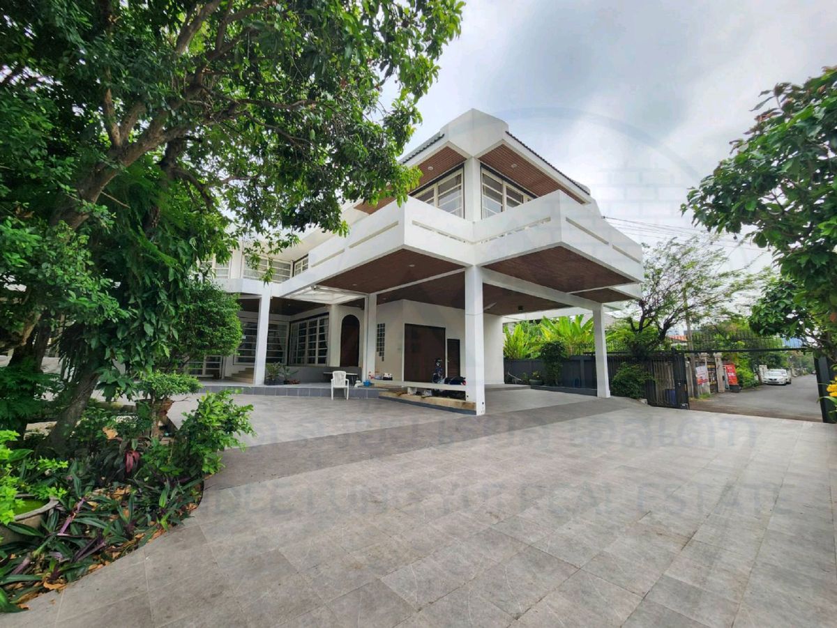 ให้เช่าบ้านอ่อนนุช อุดมสุข : ให้เช่าบ้านเดี่ยวสุขุมวิท 71 ปรีดีพนมยงค์ เนื้อที่ใหญ่มาก🌟🌟🧑🏻‍🎄🧑🏻‍🎄獨棟房屋出租，素坤逸 71 號，Pridi Banomyong，面積很大 