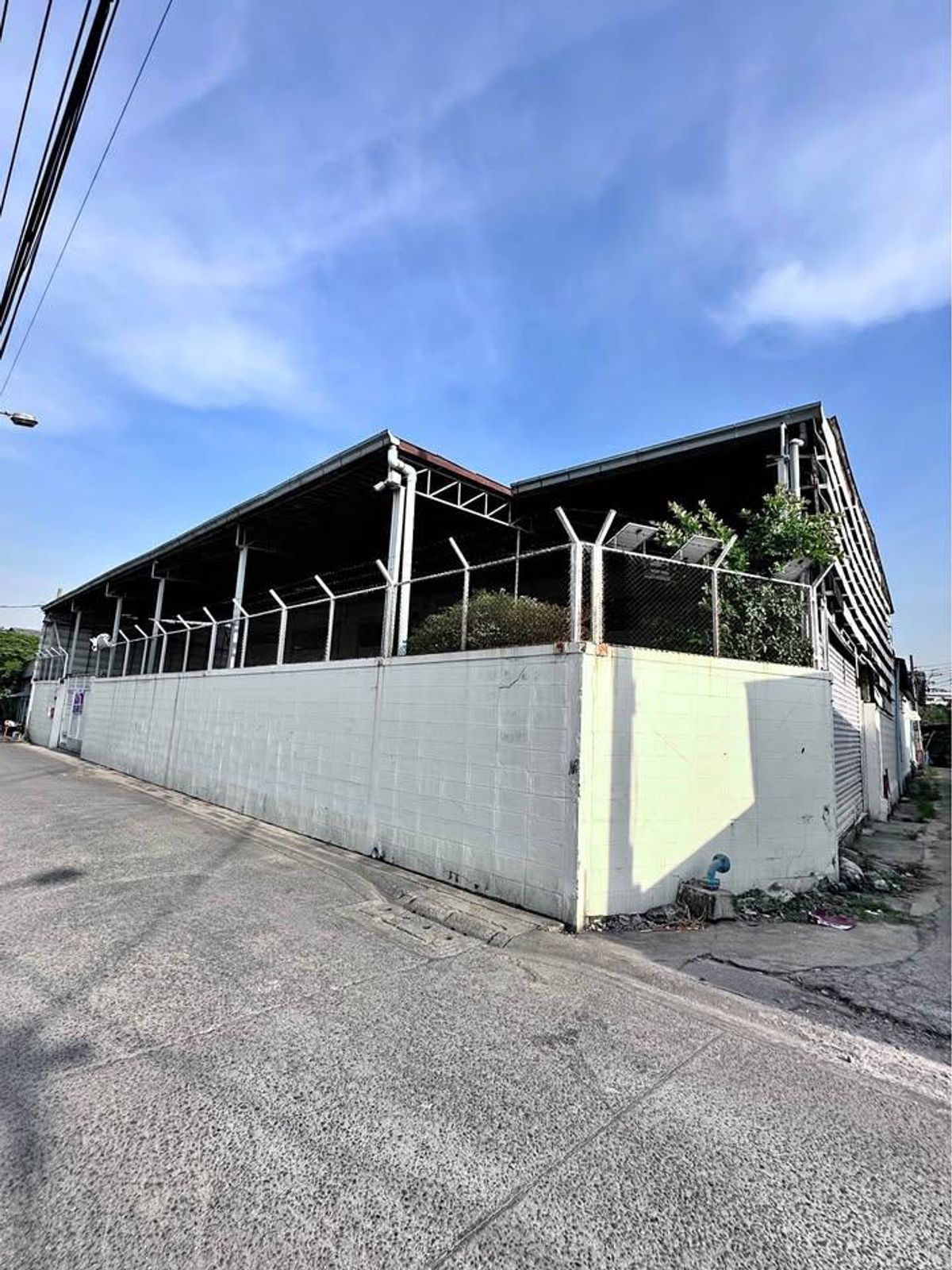 For RentFactoryRathburana, Suksawat : Rental of the Suksawat Industrial Factory, 1 rai of land, living area 2,150 sq.m., good location near Rama 2 Expressway