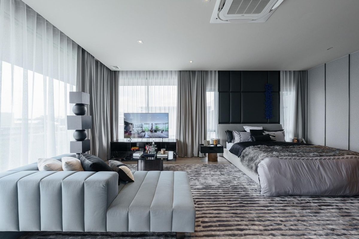 ขายบ้านพระราม 9 เพชรบุรีตัดใหม่ RCA : LUXURY POOL VILLA ✨ RAMA9 บ้านเดี่ยว 3 ชั้น หนึ่งเดียวในถนนพระราม 9 นัดชมโครงการ 0982924151 ฝ่ายขายคุณออย