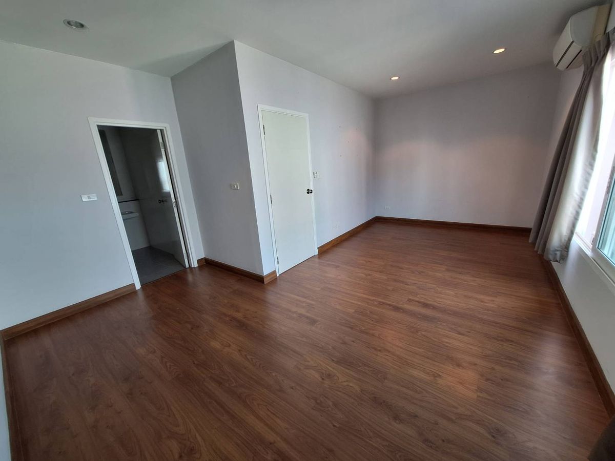 For SaleTownhomeEakachai, Bang Bon : 3 -storey homes for sale, price not more than 4 million, exclusive, Sathorn Kalapapruek, The Exclusive Sathon Kanlapapruek, area 21.4 sq.w.