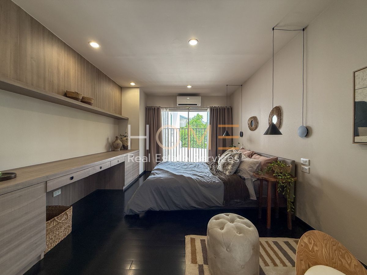 For SaleHousePattanakan, Srinakarin : Noble Tara Phatthanakan / 3 Bedrooms (Sale), NOBLE TARA PATTANAKARN / 3 Bedrooms (For Sale) Palm845