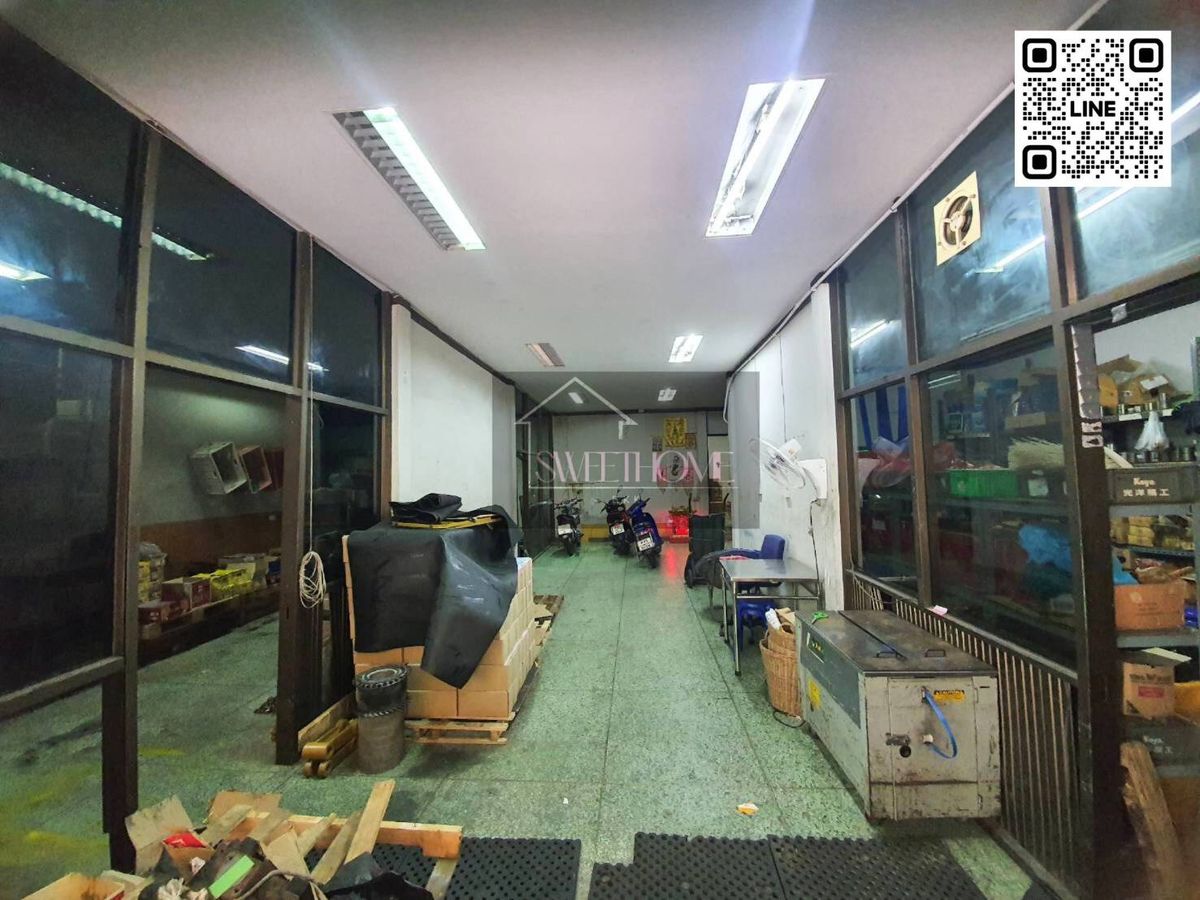 ขายอาคารพาณิชย์สยาม จุฬา สามย่าน : ขายถูก อาคารพาณิชย์รวม 3.5 คูหา สูง 3 ชั้น​ ทำเลบรรทัดทอง​ ร้านอาหารดังๆ เพียบ​ !! ใกล้ MRT หัวลำโพง !! 