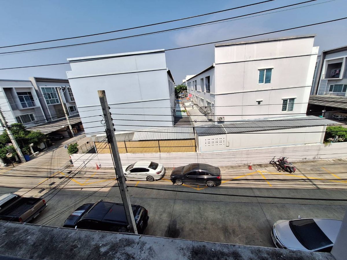 For SaleTownhomeEakachai, Bang Bon : 3 -storey homes for sale, price not more than 4 million, exclusive, Sathorn Kalapapruek, The Exclusive Sathon Kanlapapruek, area 21.4 sq.w.