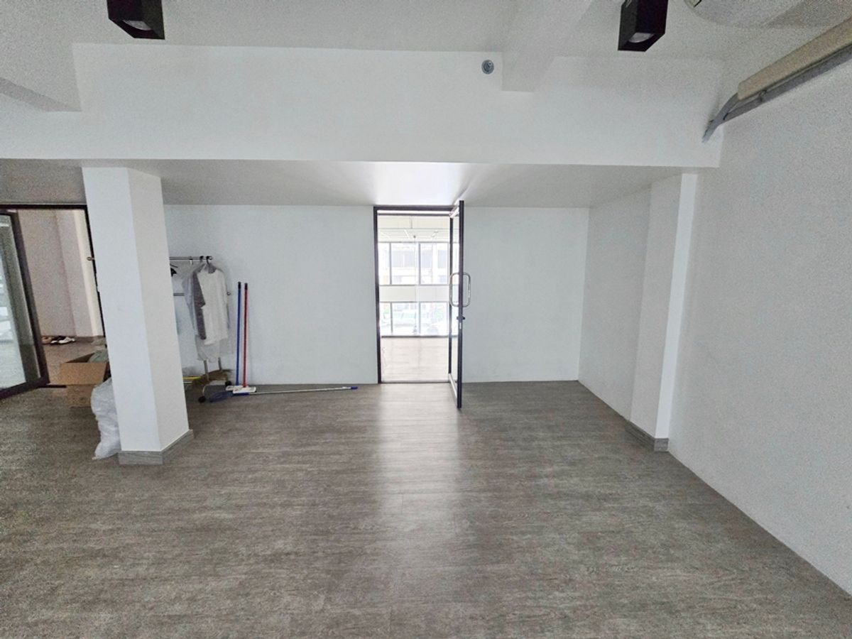 For RentRetail SpaceOnnut, Udomsuk : Commercial Space 80 sqm. near BTS Prakanong