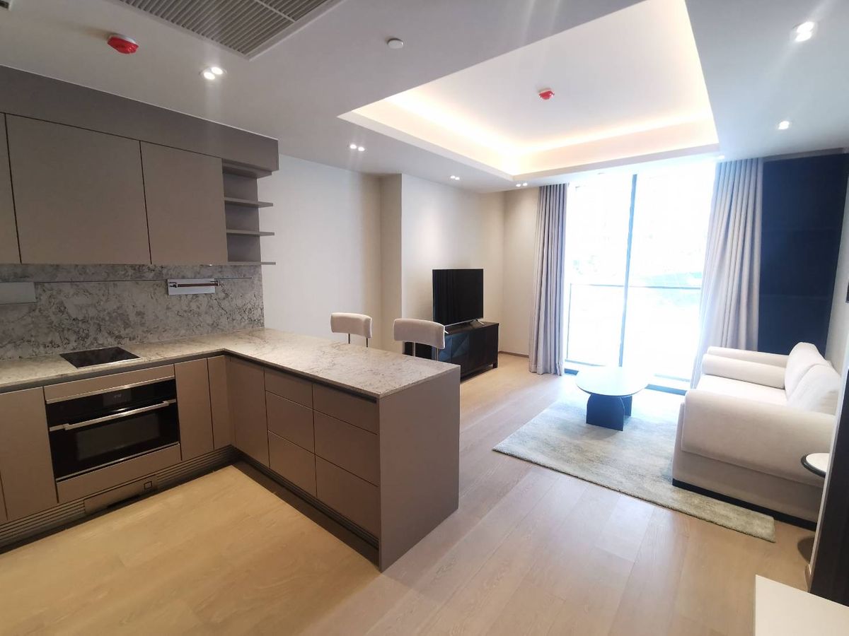 คอนโดวิทยุ ชิดลม หลังสวน : Tonson One Residence: 1bed 1bath 57sqm. Sell 19,600,000  Am: 0656199198