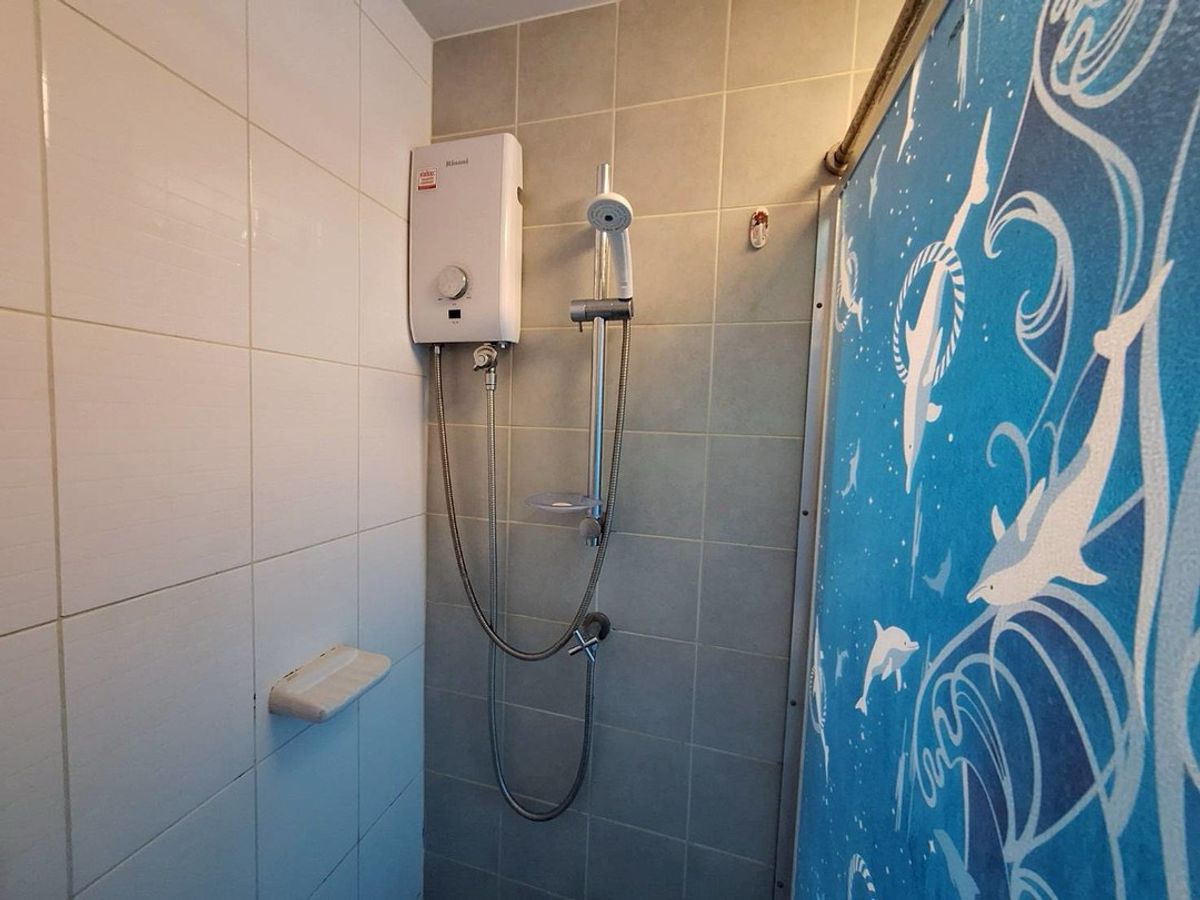 For SaleCondoThaphra, Talat Phlu, Wutthakat : Urgent sale, the cheapest price, near the electric train, carrying the luggage straight away