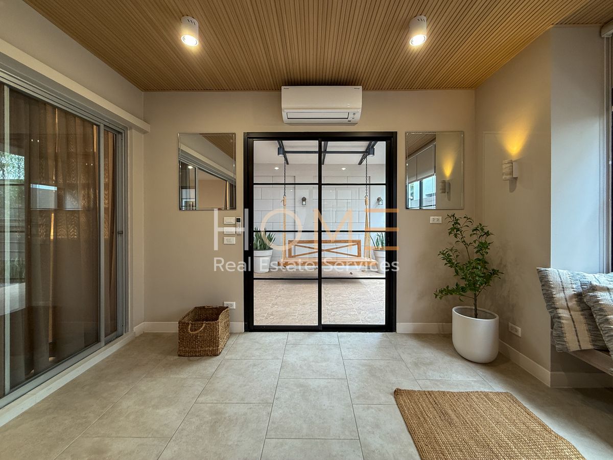 For SaleHousePattanakan, Srinakarin : Noble Tara Phatthanakan / 3 Bedrooms (Sale), NOBLE TARA PATTANAKARN / 3 Bedrooms (For Sale) Palm845