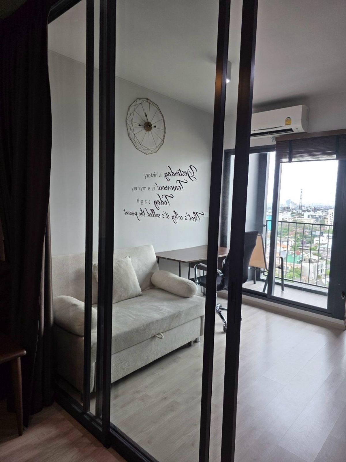 For RentCondoRatchadapisek, Huaikwang, Suttisan : Renting IDEO Ratchada Sutthisan 1 Bedroom 1 Bathroom 34 sqm. Floor 15 MRT Sutthisan  