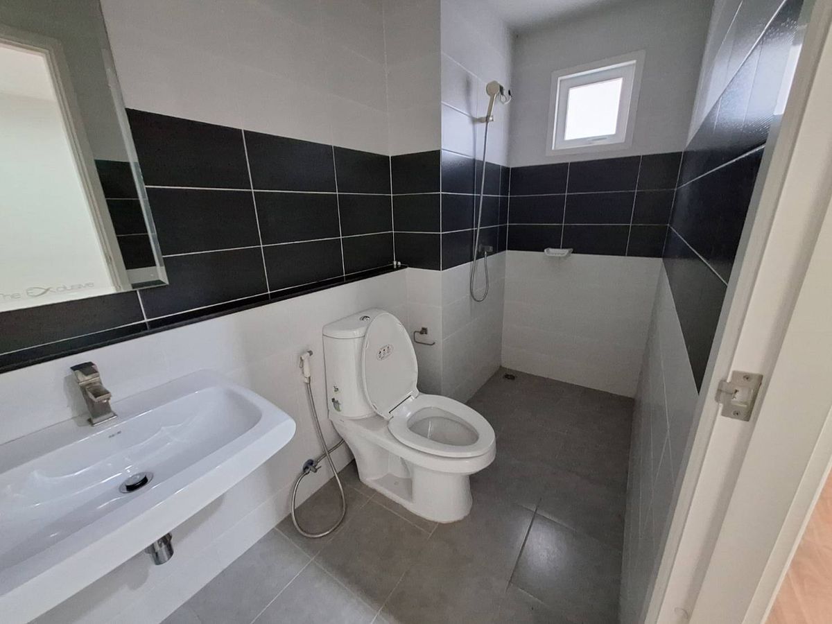 For SaleTownhomeEakachai, Bang Bon : 3 -storey homes for sale, price not more than 4 million, exclusive, Sathorn Kalapapruek, The Exclusive Sathon Kanlapapruek, area 21.4 sq.w.