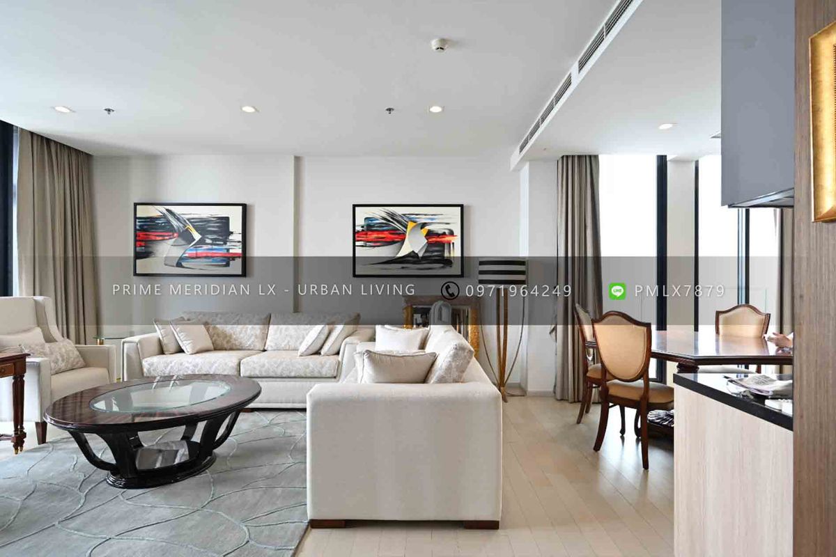 ขายคอนโดวิทยุ ชิดลม หลังสวน : Noble Ploenchit - Beautifully Furnished & Rare 2 Bedrooms, High Floor, Large Balcony