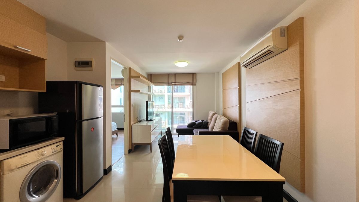 ขายคอนโดสุขุมวิท อโศก ทองหล่อ : ขายคอนโด Low Rise เดอะโคลเว่อร์ ทองหล่อ18 พร้อมเฟอร์ วิวสระว่ายน้ำ