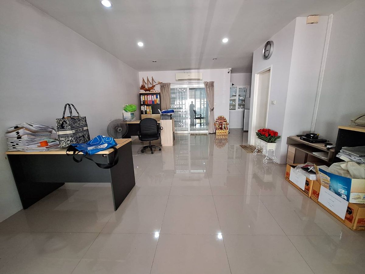 For SaleTownhomeEakachai, Bang Bon : 3 -storey homes for sale, price not more than 4 million, exclusive, Sathorn Kalapapruek, The Exclusive Sathon Kanlapapruek, area 21.4 sq.w.