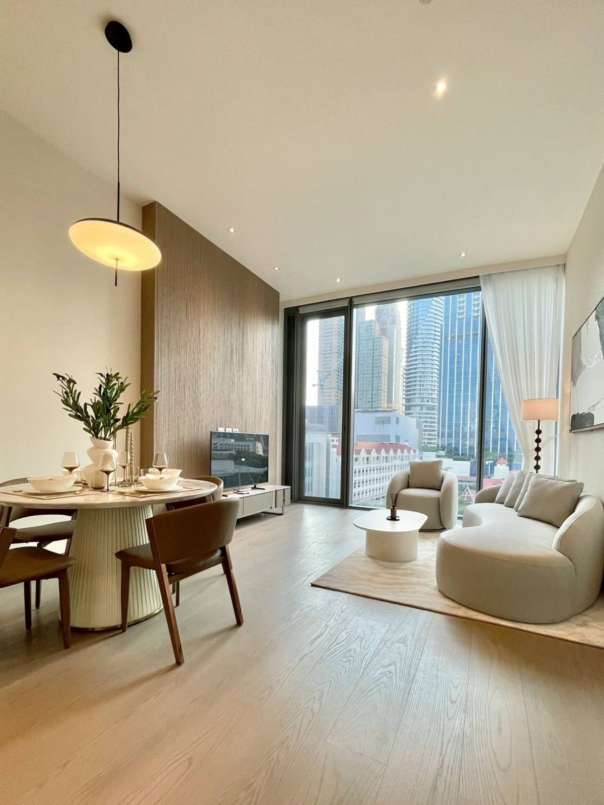 For RentCondoWitthayu, Chidlom, Langsuan, Ploenchit : 🏢 For Rent: SCOPE Langsuan – 1Bed 80 sqm, 7th Floor, Brand New | 200,000 THB/month ✨