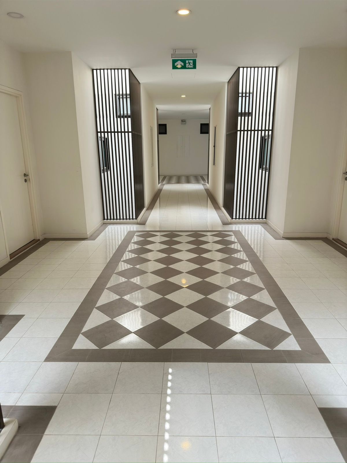 ขายคอนโดจันทบุรี : คอนโดหรู ริมน้ำจันทบุรี วิวสวย ใจกลางเมือง 1 ห้องนอน 1 ห้องน้ำ