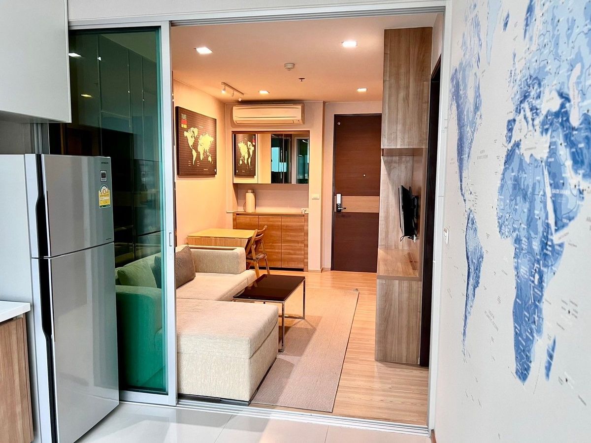 For SaleCondoSathorn, Narathiwat : 1-BR Condo at Rhythm Sathorn near BTS Saphan Taksin (2005287)