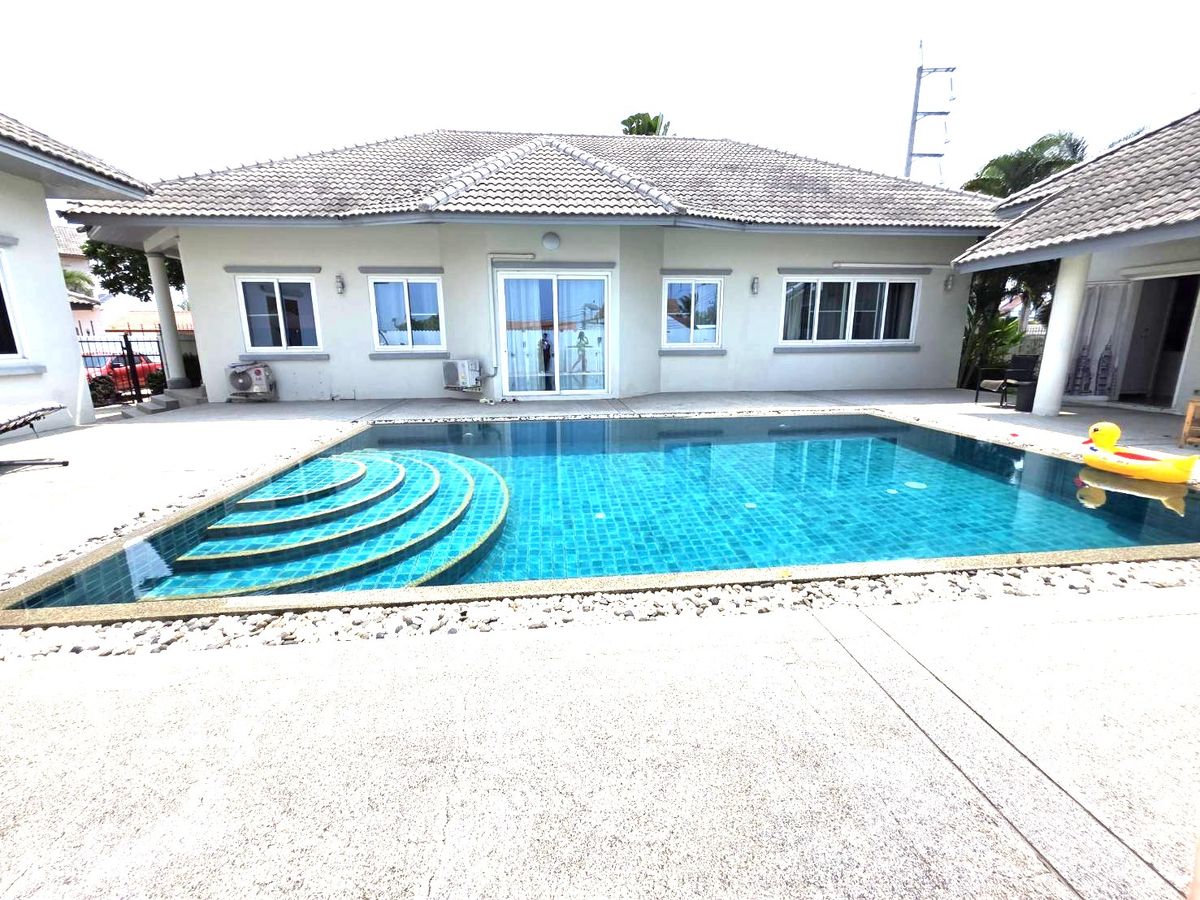 For SalePattaya, Bangsaen, Chonburi : Pattaya Pool Villa!!! The ultimate in convenient living in a world-class tourist city!! For Sale: Nong Krabok Pool Villa in Pattaya (Price better than appraised value) Location: Nong Prue Sub-district, Bang Lamung District, 