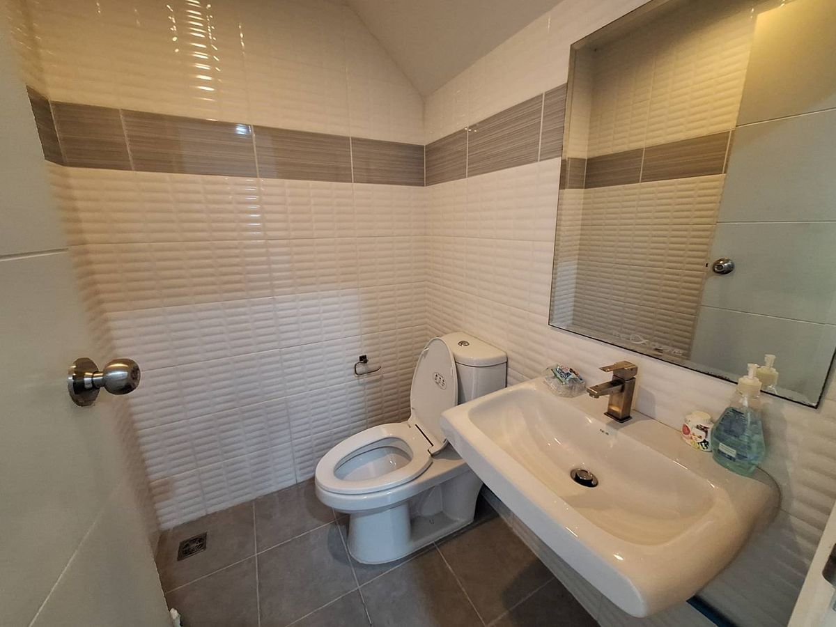 For SaleTownhomeEakachai, Bang Bon : 3 -storey homes for sale, price not more than 4 million, exclusive, Sathorn Kalapapruek, The Exclusive Sathon Kanlapapruek, area 21.4 sq.w.