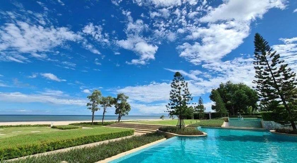 ขายบ้านหัวหิน ประจวบคีรีขันธ์ : 📢👇บ้านพักตากอากาศชายทะเล ชะอำ หัวหิน หาดสวย น้ำใส เพียง 200 เมตร ถึงชายทะเล มีระบบรักษาความปลอดภัยที่ดี เข้าตัวเมืองหัวหินเพียง 15 นาที (หมู่บ้านติดถนนหลักเพชรเกษม)