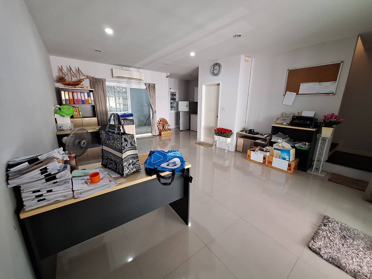 For SaleTownhomeEakachai, Bang Bon : 3 -storey homes for sale, price not more than 4 million, exclusive, Sathorn Kalapapruek, The Exclusive Sathon Kanlapapruek, area 21.4 sq.w.