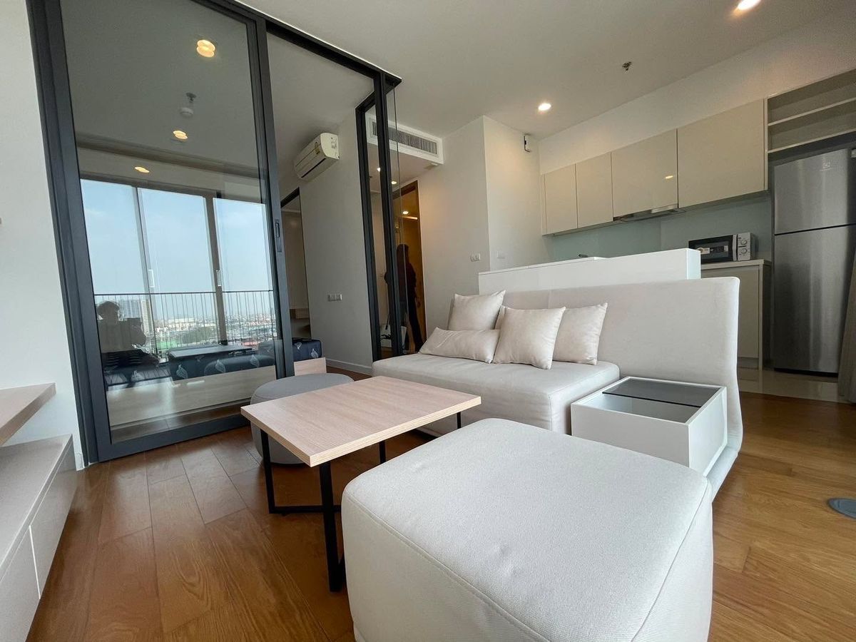 For RentCondoWongwianyai, Charoennakor : 🏙 Urgent rent 🔥🔥 Bright Wongwianyai🏙#Luxury Condo, Thonwian Yai area