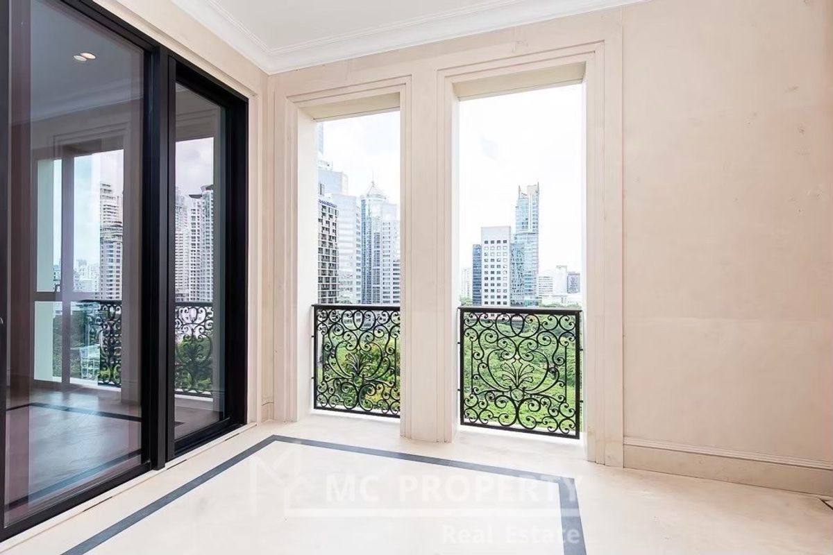 For SaleCondoWitthayu, Chidlom, Langsuan, Ploenchit : 98 Wireless 2 bedroom 145sqm Embassy Garden view for sale at 120Mb please contact 0816878954