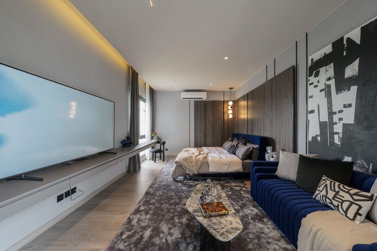 ขายบ้านพระราม 9 เพชรบุรีตัดใหม่ RCA : LUXURY POOL VILLA ✨ RAMA9 บ้านเดี่ยว 3 ชั้น หนึ่งเดียวในถนนพระราม 9 นัดชมโครงการ 0982924151 ฝ่ายขายคุณออย