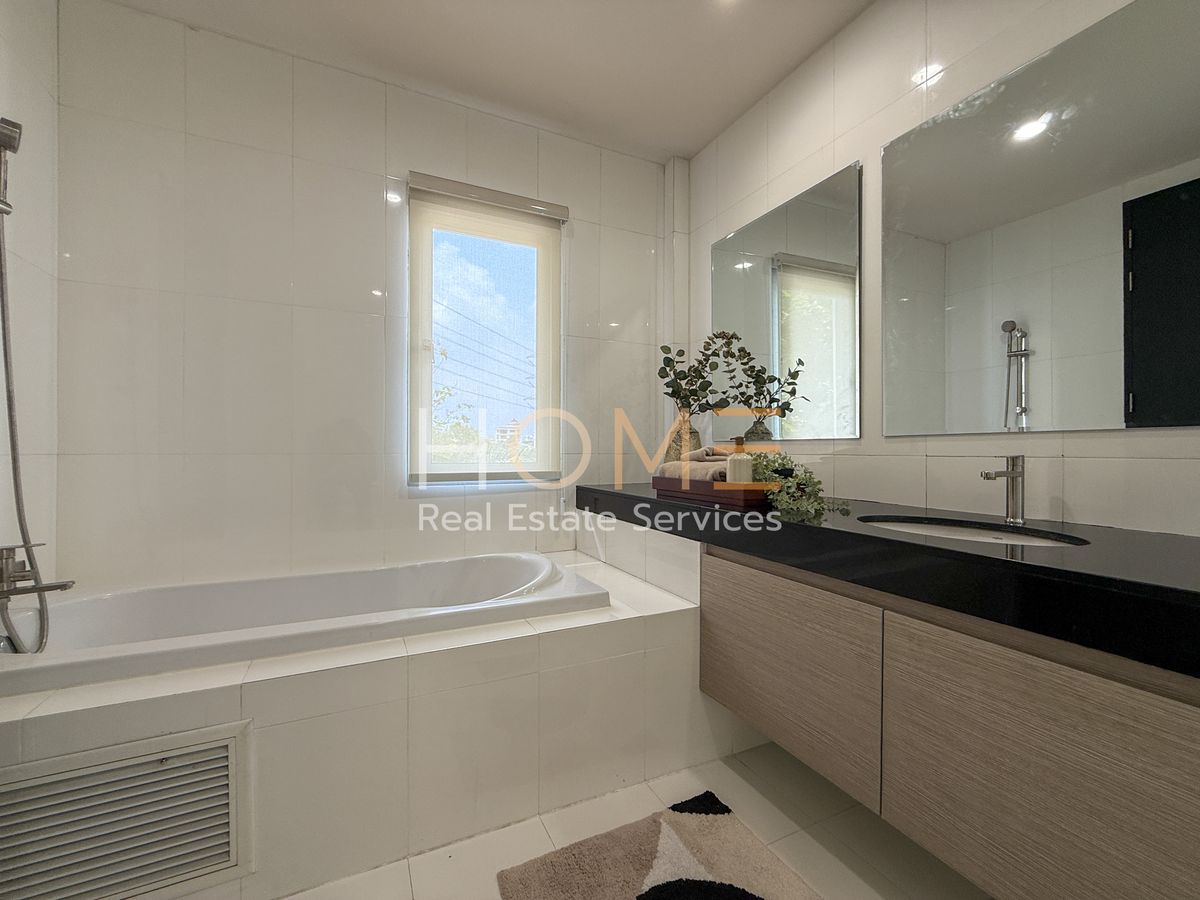 For SaleHousePattanakan, Srinakarin : Noble Tara Phatthanakan / 3 Bedrooms (Sale), NOBLE TARA PATTANAKARN / 3 Bedrooms (For Sale) Palm845