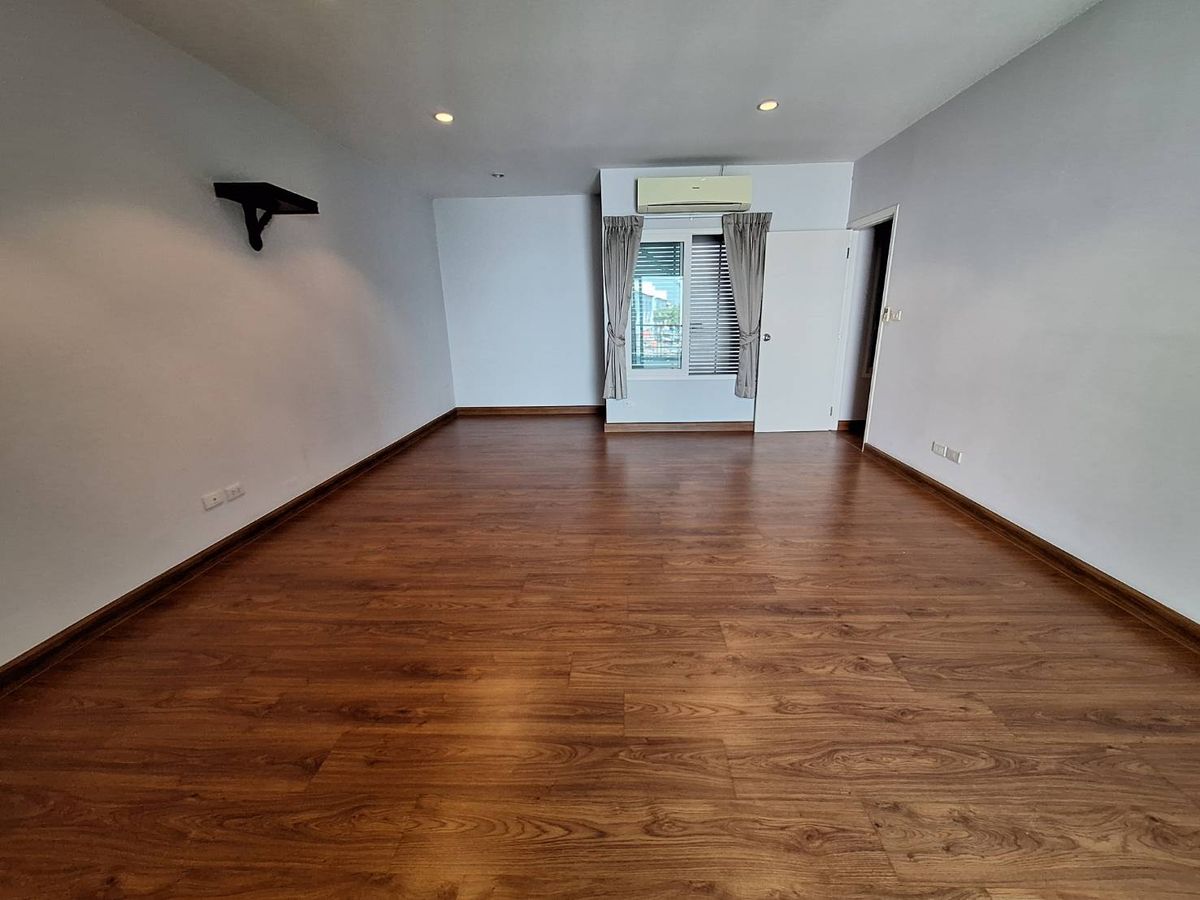 For SaleTownhomeEakachai, Bang Bon : 3 -storey homes for sale, price not more than 4 million, exclusive, Sathorn Kalapapruek, The Exclusive Sathon Kanlapapruek, area 21.4 sq.w.