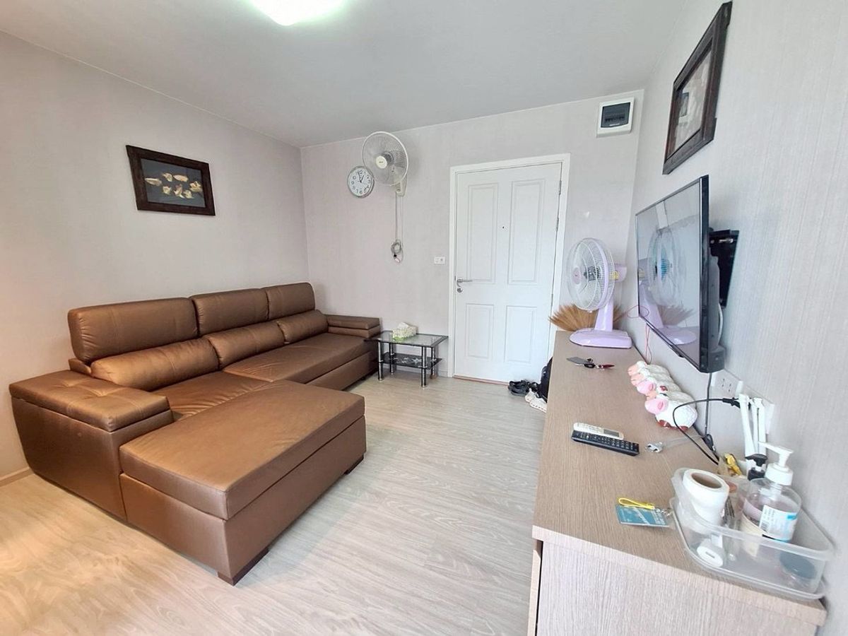 For SaleCondoThaphra, Talat Phlu, Wutthakat : Urgent sale, the cheapest price, near the electric train, carrying the luggage straight away