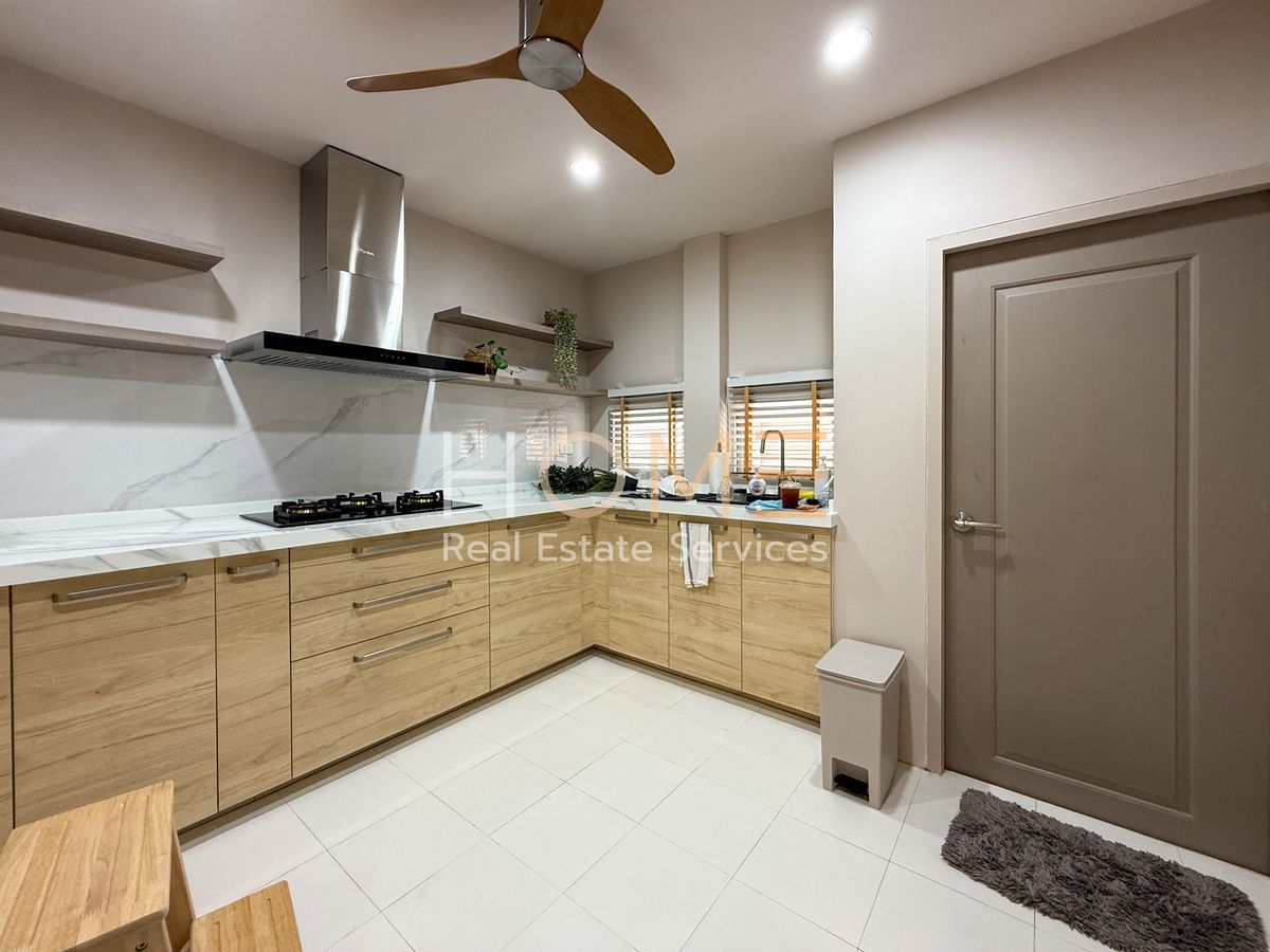 For SaleHousePattanakan, Srinakarin : Noble Tara Phatthanakan / 3 Bedrooms (Sale), NOBLE TARA PATTANAKARN / 3 Bedrooms (For Sale) Palm845