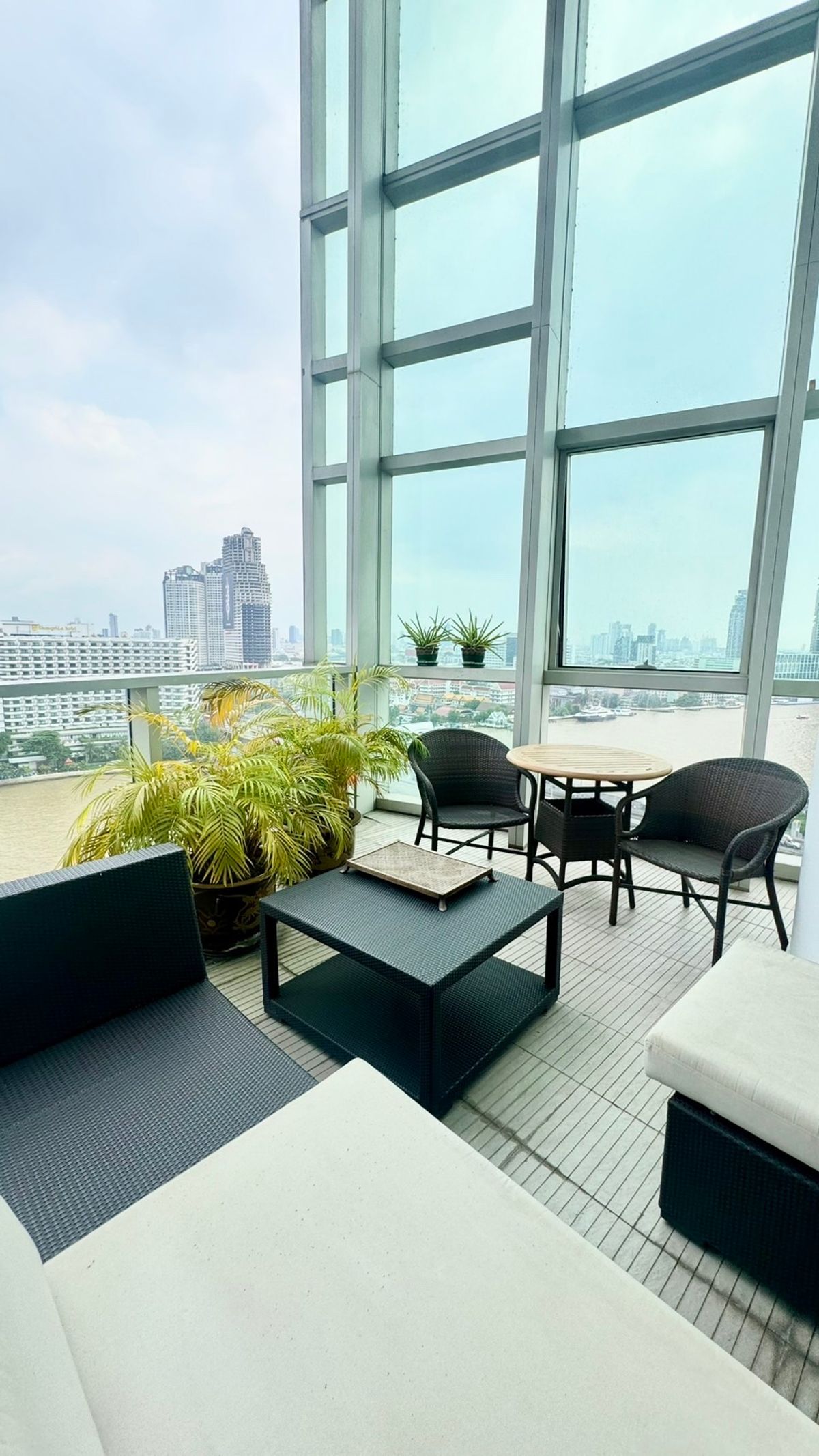 For RentCondoWongwianyai, Charoennakor : 🔥For urgent rent🔥 Condo The River, large room, Duplex, Chao Phraya River view, near BTS Charoen Nakhon station