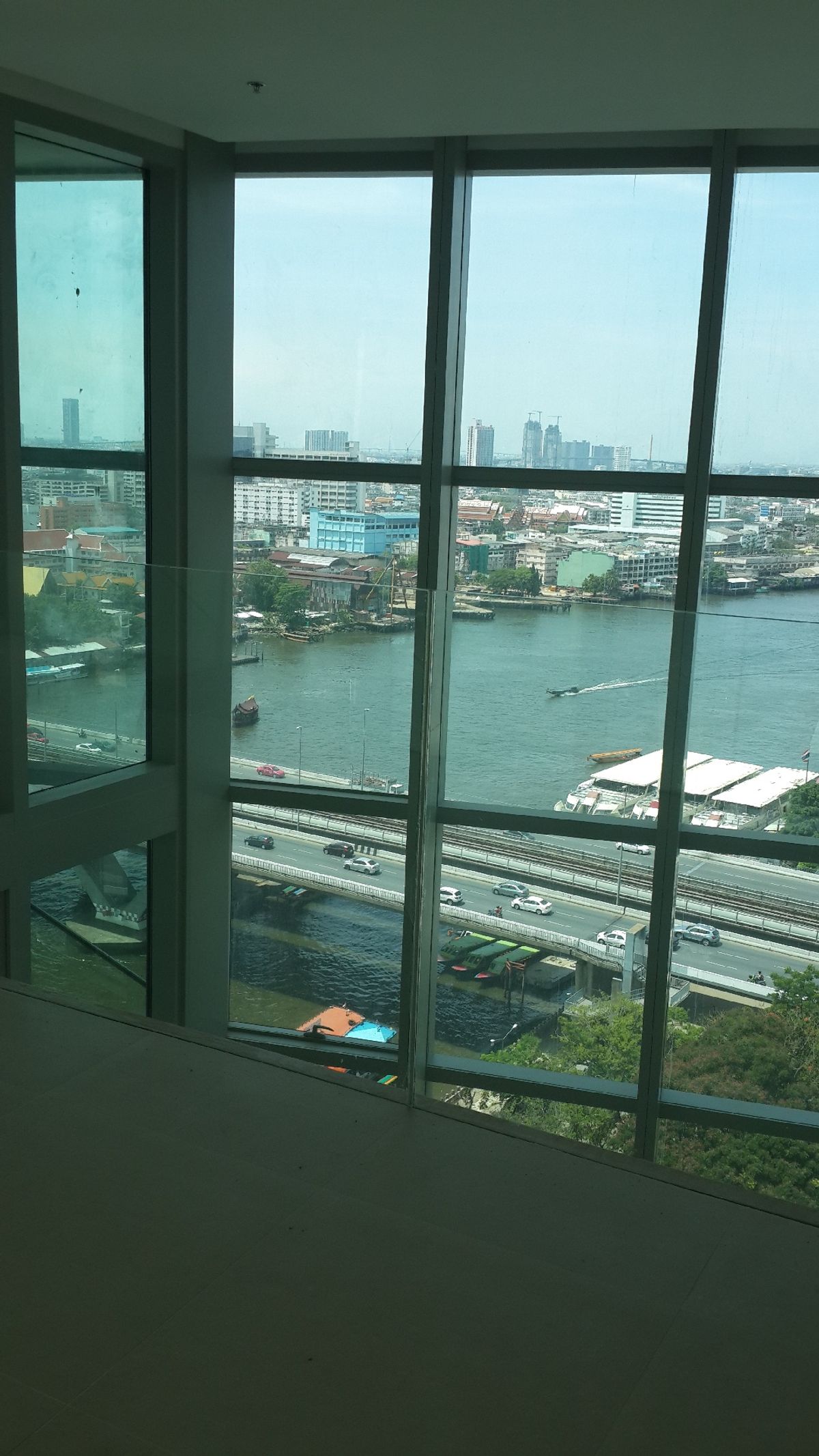 For RentCondoWongwianyai, Charoennakor : 🔥For urgent rent🔥 Condo The River, large room, Duplex, Chao Phraya River view, near BTS Charoen Nakhon station