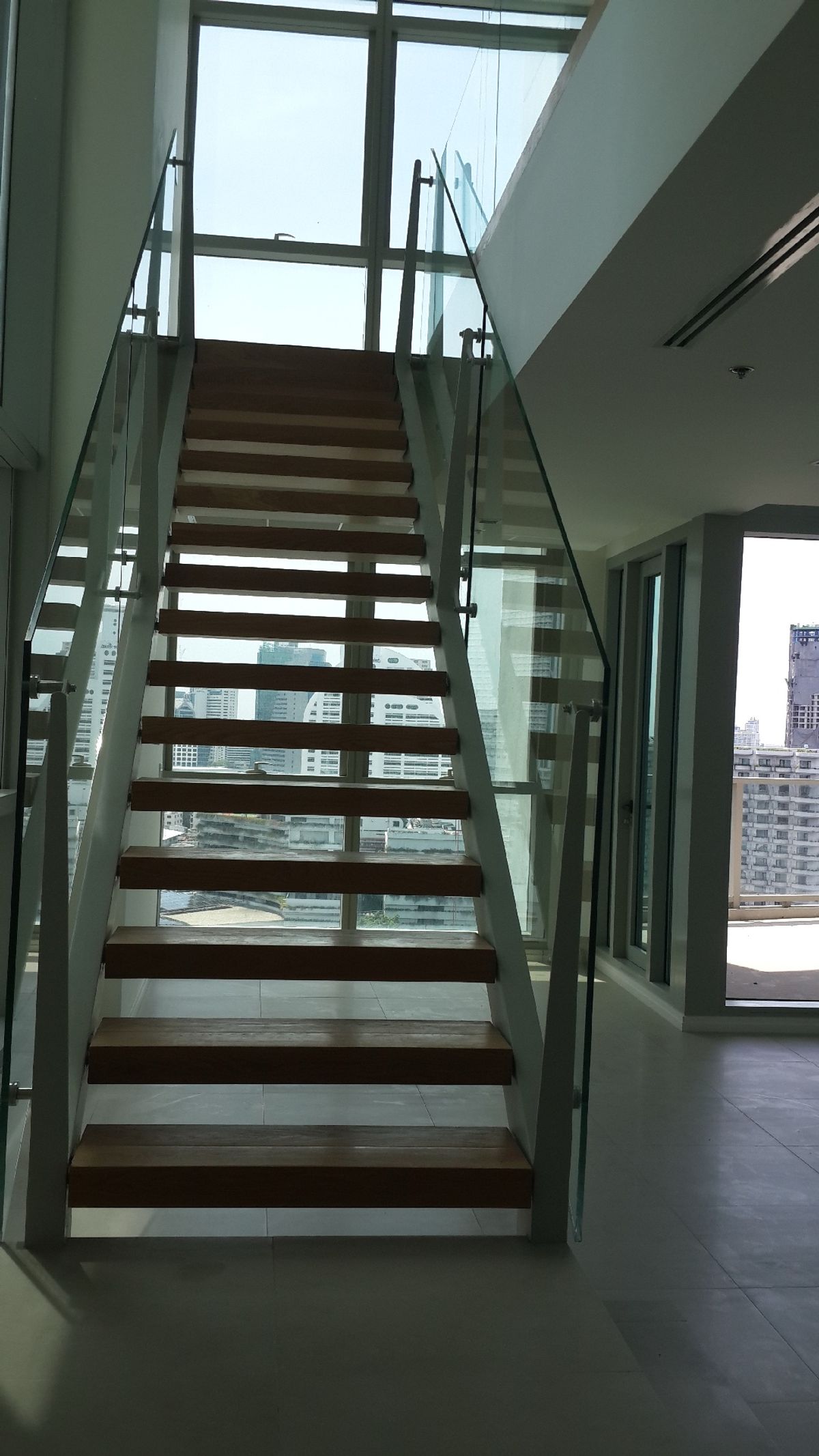 For RentCondoWongwianyai, Charoennakor : 🔥For urgent rent🔥 Condo The River, large room, Duplex, Chao Phraya River view, near BTS Charoen Nakhon station