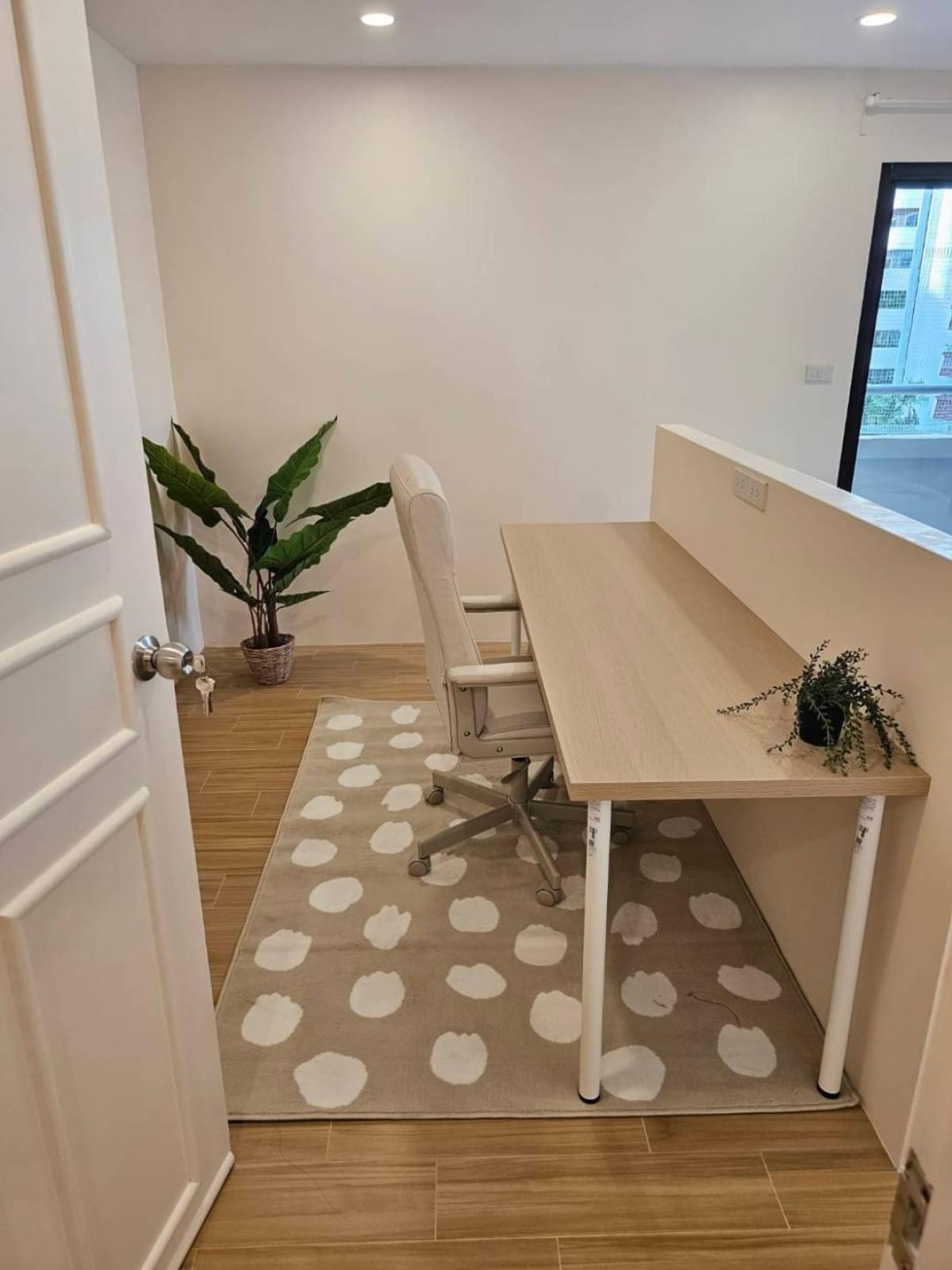 ให้เช่าคอนโดสุขุมวิท อโศก ทองหล่อ : Prestige Tower, 3 bed, 50000 per month