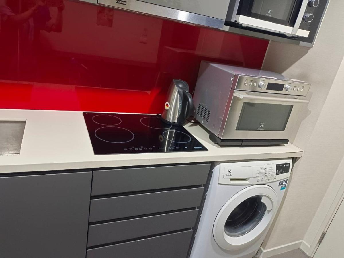 ขายคอนโดสีลม ศาลาแดง บางรัก : 03/04/2026, ขาย/เช่า คอนโด 2 ห้องนอน ใจกลางสีลม – Siamese Surawong 
ใกล้ BTS/MRT สามย่าน ราคาเริ่มต้น 8.49 ลบ. ฟรีสิ่งอำนวยความสะดวกครบ! 0642748883