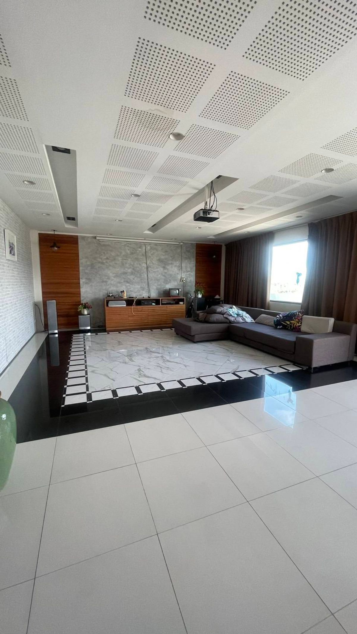 ขายอาคารพาณิชย์พัทยา บางแสน ชลบุรี สัตหีบ : อาคารพาณิชย์ 3.5 ชั้น ทำเลทำธุรกิจ พท.ใช้สอยกว่า 900 ตรม.