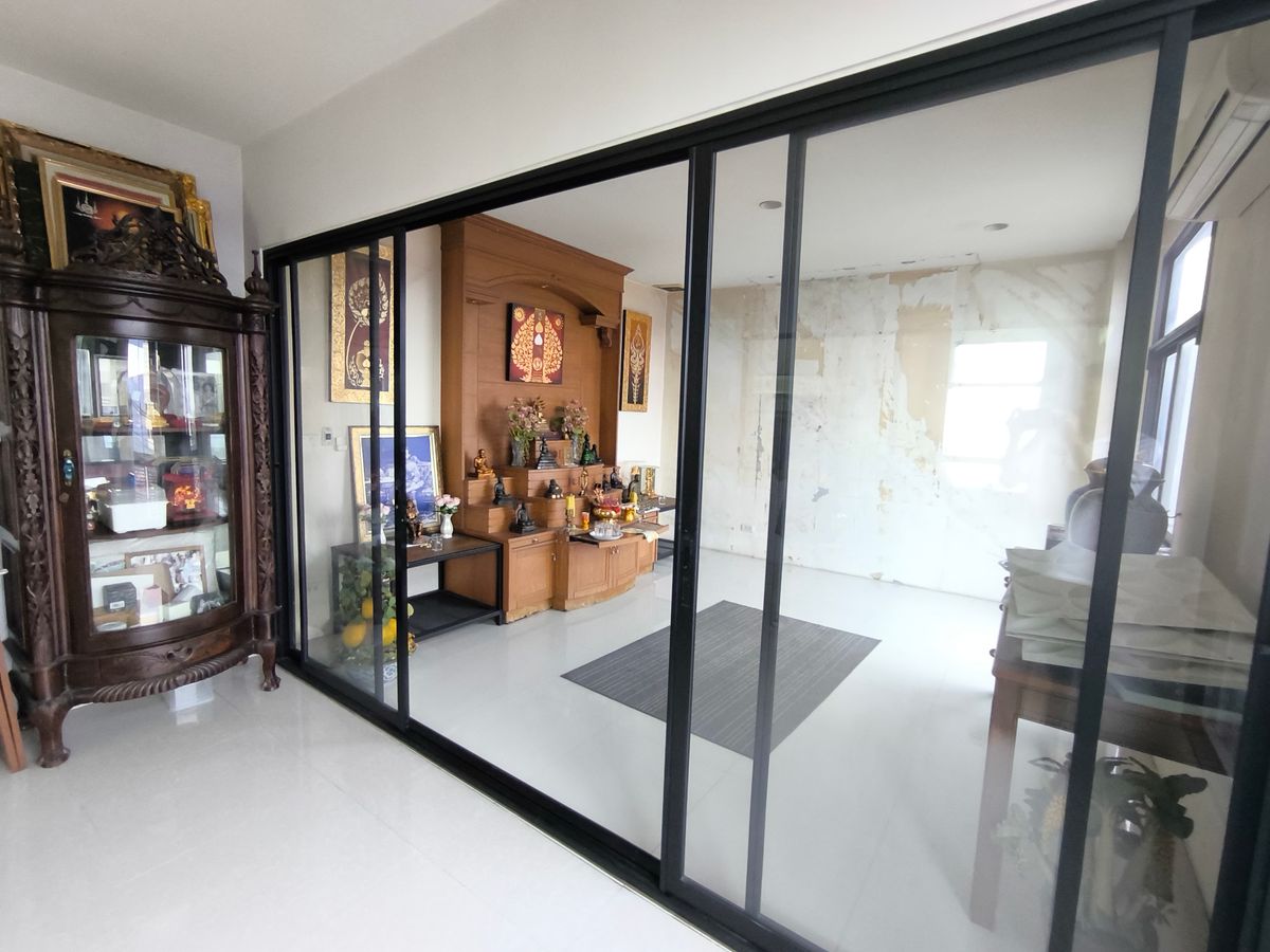 ขายอาคารพาณิชย์พัทยา บางแสน ชลบุรี สัตหีบ : อาคารพาณิชย์ 3.5 ชั้น ทำเลทำธุรกิจ พท.ใช้สอยกว่า 900 ตรม.