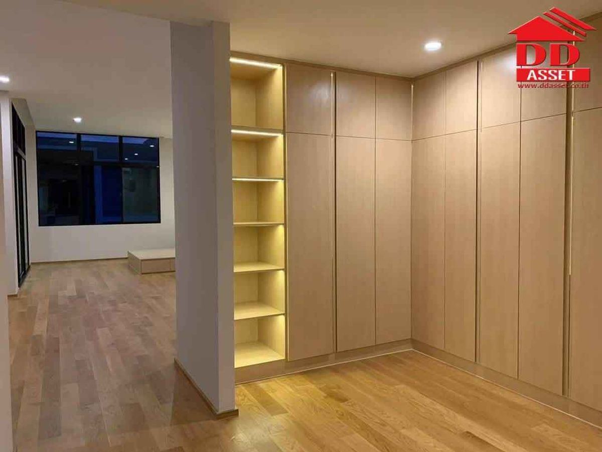 ทาวน์โฮมพระราม 9 เพชรบุรีตัดใหม่ RCA : ขาย / ให้เช่า Nirvana Define ศรีนครินทร์-พระราม 9 รหัส : H8193