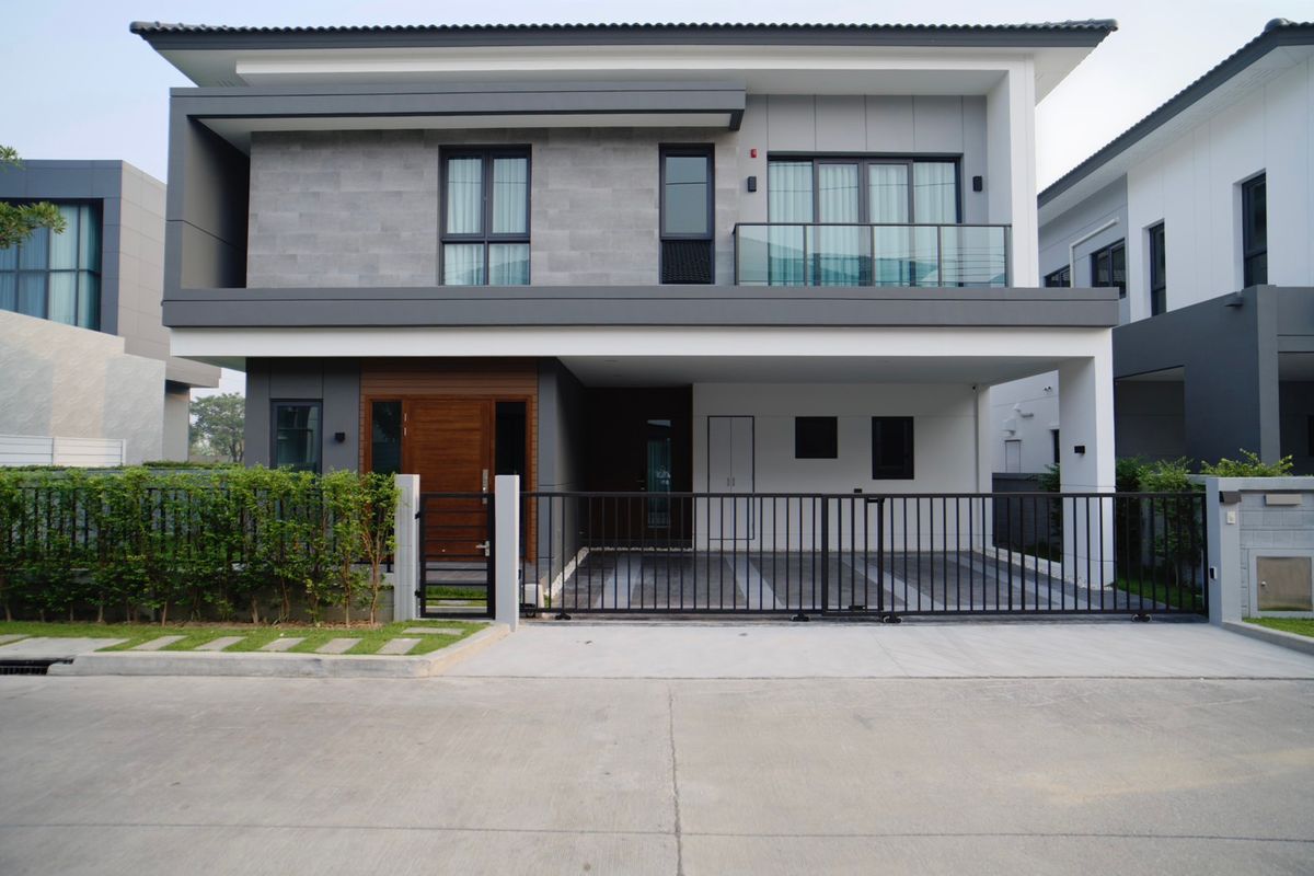 For RentHouseBangna, Bearing, Lasalle : New detached house Near the club house, The City Project, Bangna, 4 bedrooms | 5 bathrooms