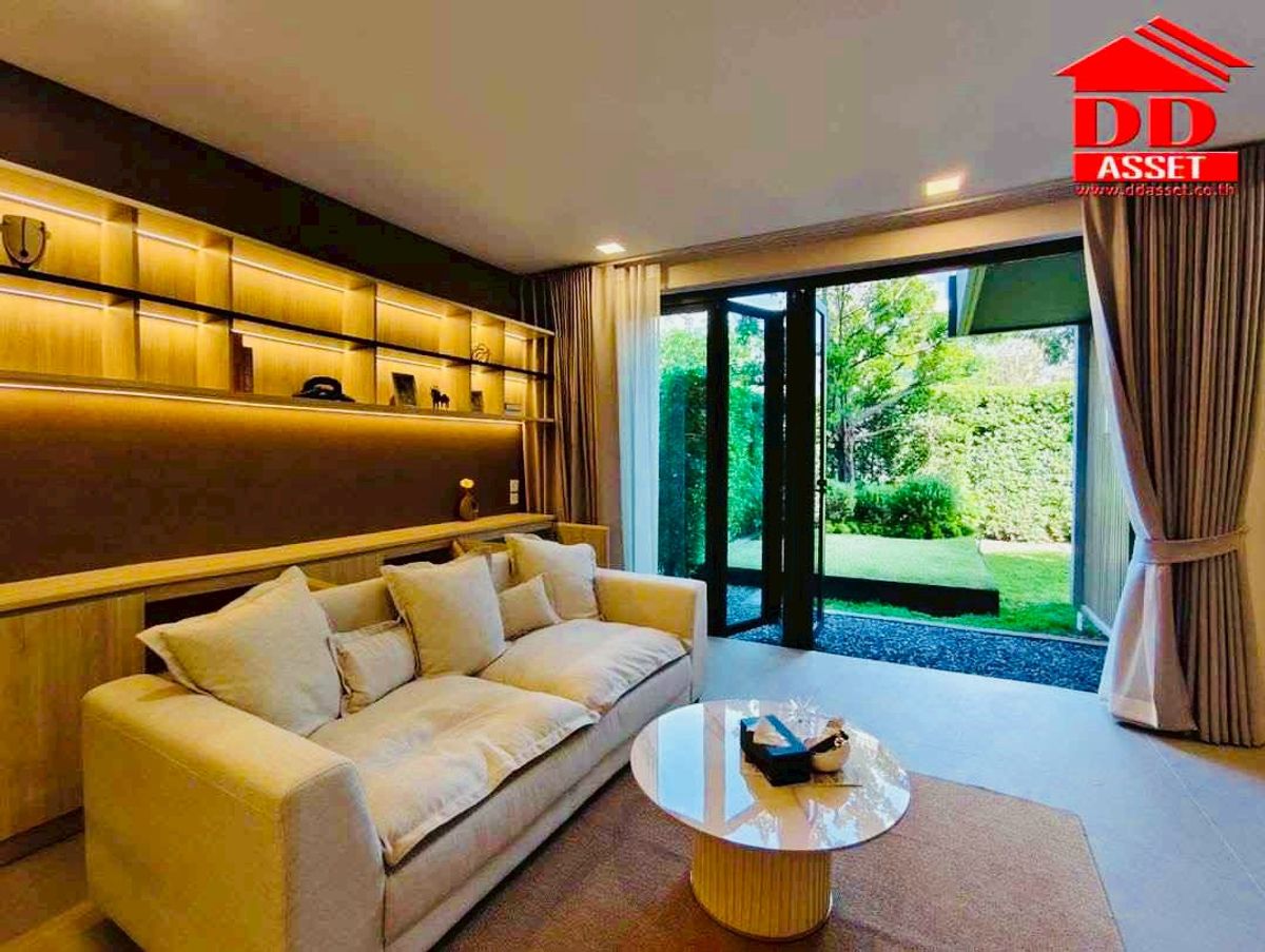 For RentHousePattanakan, Srinakarin : For Rent Vive Krungthep Kreetha, Krungthep Kreetha, behind the Velington School, Code: H8199