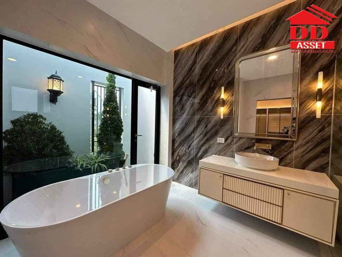 HousePattanakan, Srinakarin : Sell/rent Nanthana Wan Rama 9, Bangkok, Krungthep Kreetha Nantawan Rama 9 - Krungthep Kreetha Code: H8198